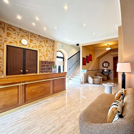 Hotel Restaurant Christophe Colomb Καλβί Εξωτερικό φωτογραφία